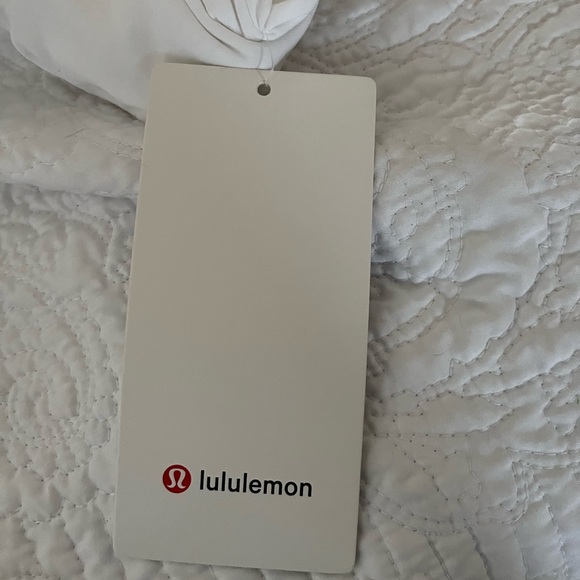 NWT lululemon crop top - Picture 5 of 6